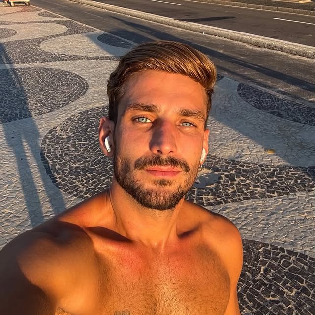  ......._selfie   'recent posts' 