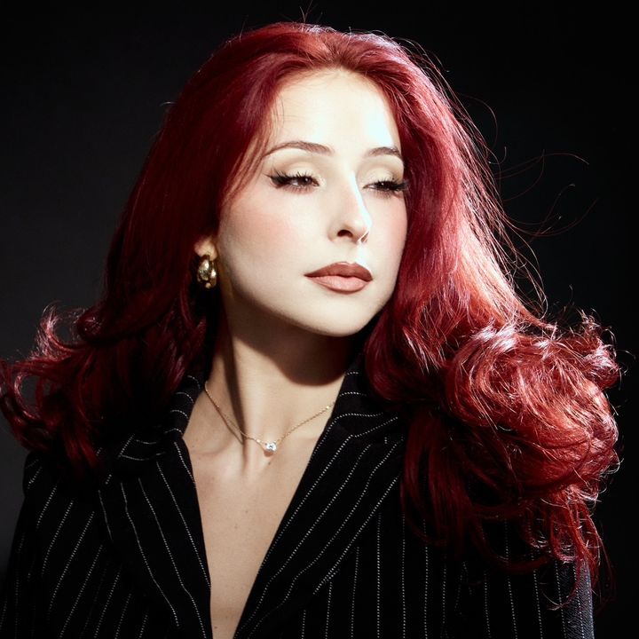 Hire .......mannine influencer with 2.1m