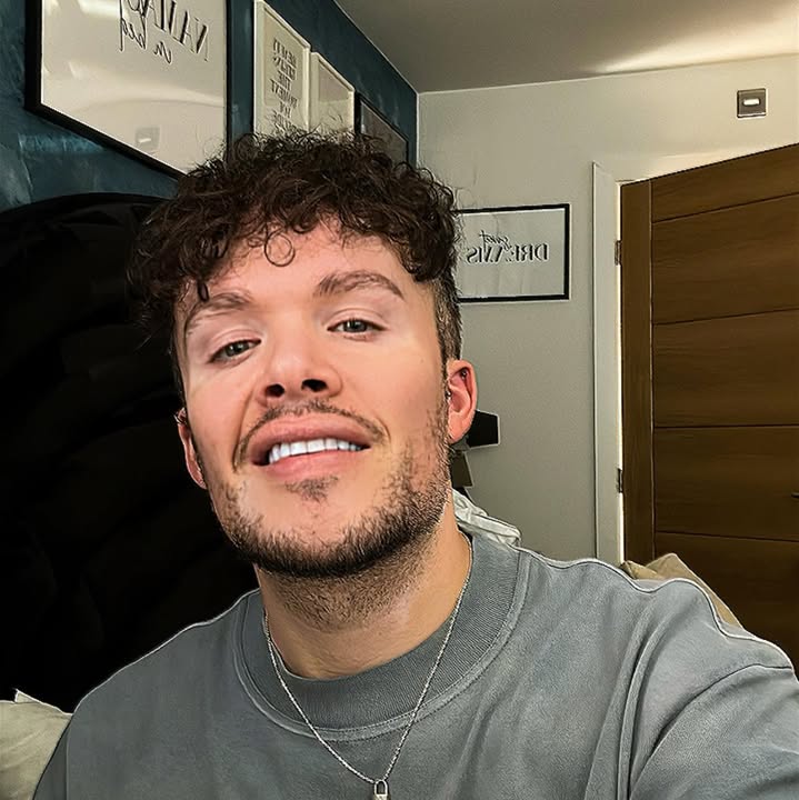 Hire ........eymedium influencer with 797.9k