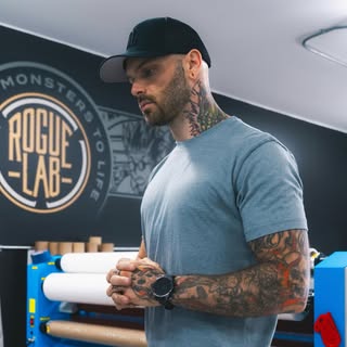 Hire .....uart38 influencer with 34.3k