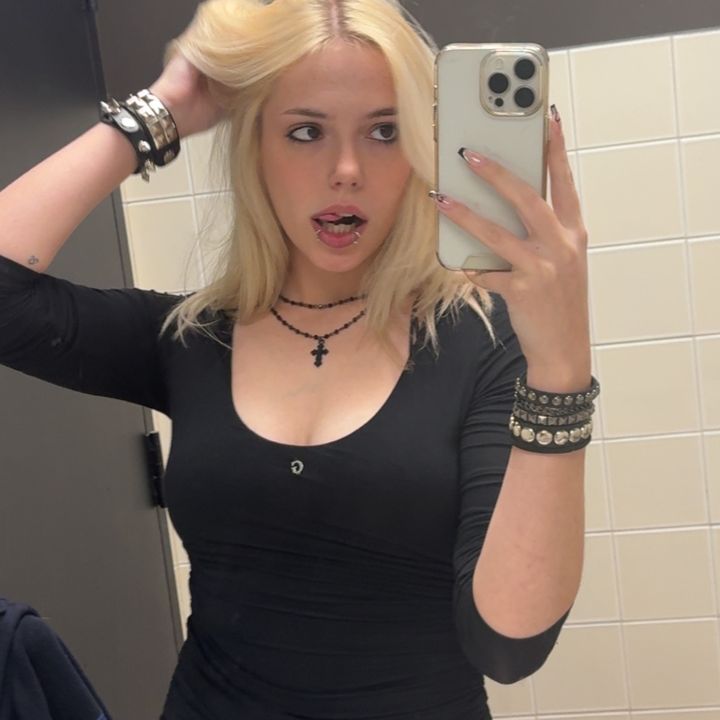 Hire .....ytuff influencer with 236.8k