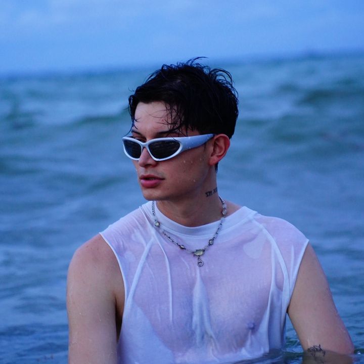 Hire ...vah_ influencer with 148.5k