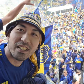 Hire .....langa influencer with 122.5k