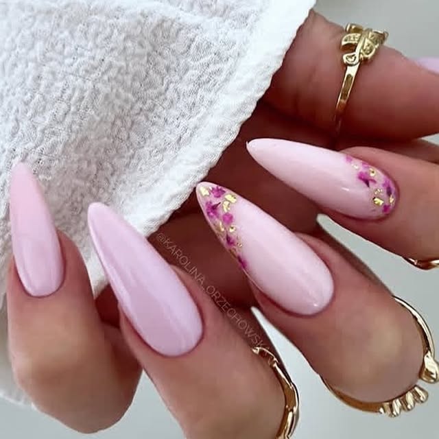  ......nails   'recent posts' 