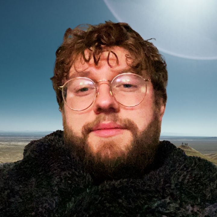 Hire ...amo influencer with 41.9k