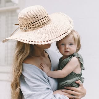 Hire ........amoronta influencer with 29.4k