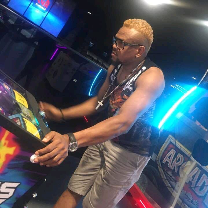 Hire ......MIXFOX influencer with 19.2k