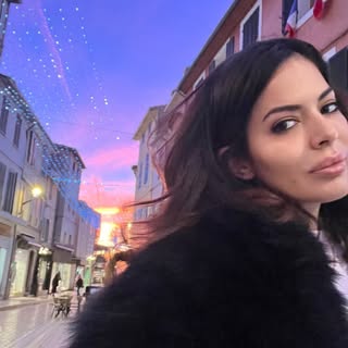 Hire ........oofficial influencer with 193.4k