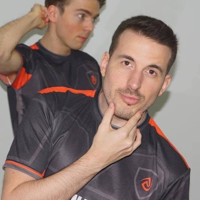 Hire .....ahaven influencer with 128.9k