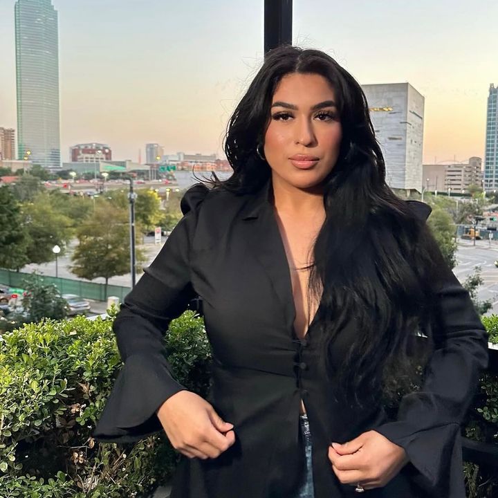 Hire ..........ezofficial influencer with 2.3m