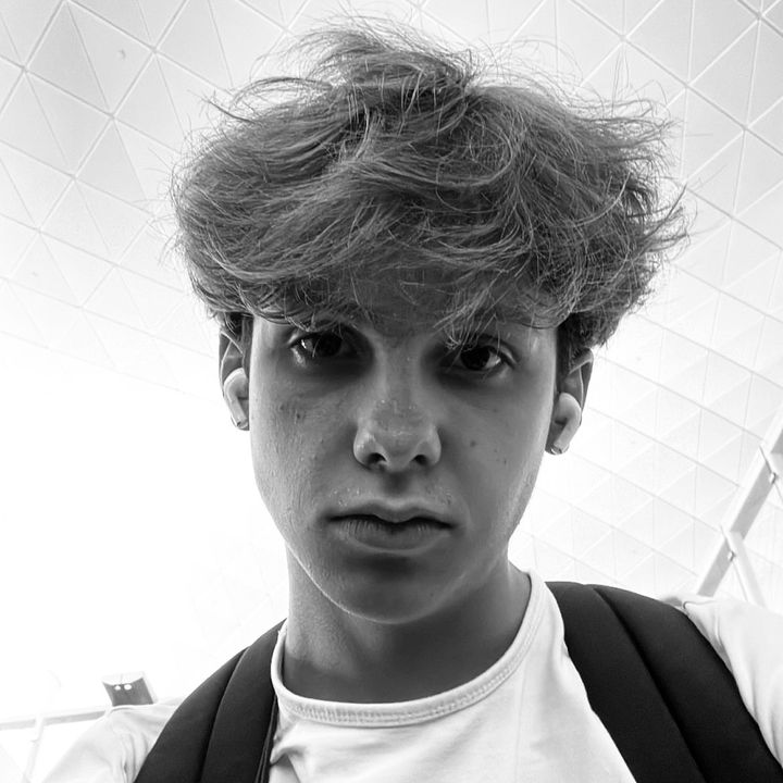 Hire .....s_fr4 influencer with 37.8k