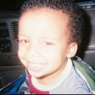 Hire ...ukii influencer with 72.3k