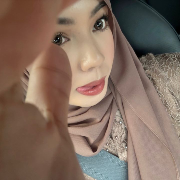 Hire ....essa influencer with 105.4k