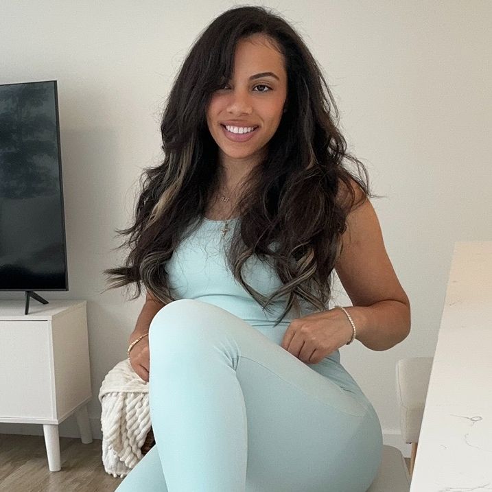 Hire .....chelle influencer with 37.3k