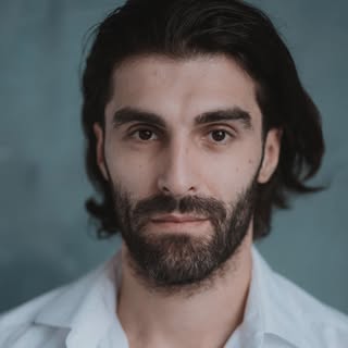 Hire ......elnuta influencer with 52.1k