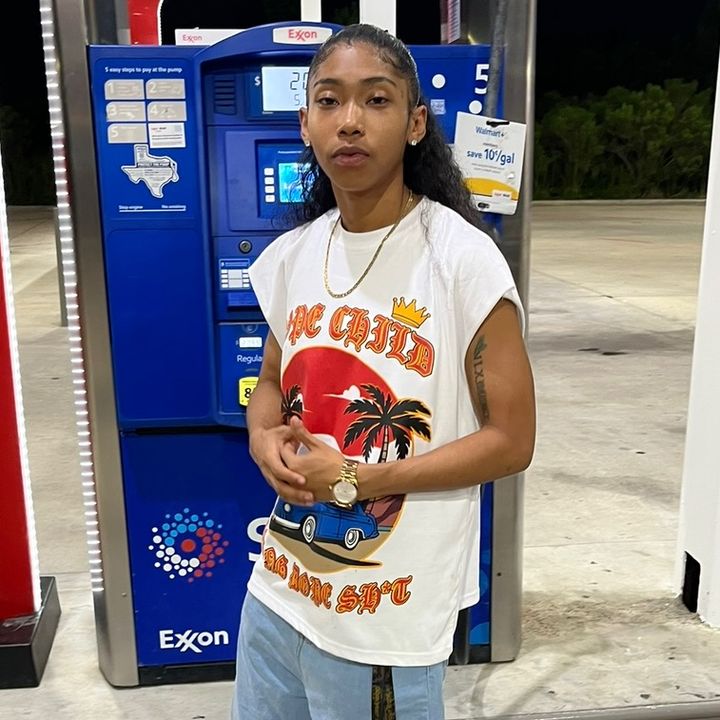 Hire ......deshay influencer with 698.1k