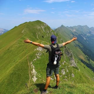 Hire .......avelbook influencer with 21.1k