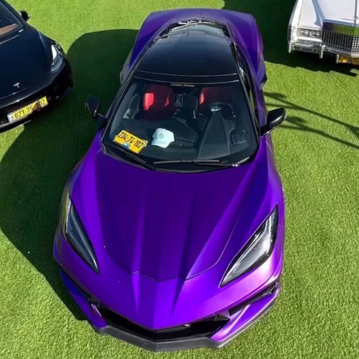 Hire .....plz influencer with 967.5k