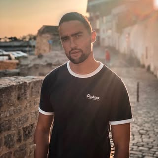 Hire ....on_jb influencer with 10.4k