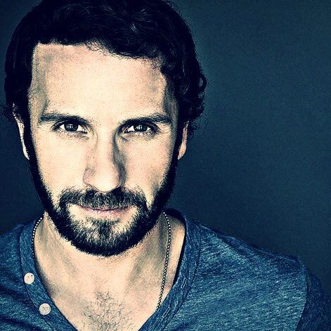 Hire ........ettyoung influencer with 1.6m