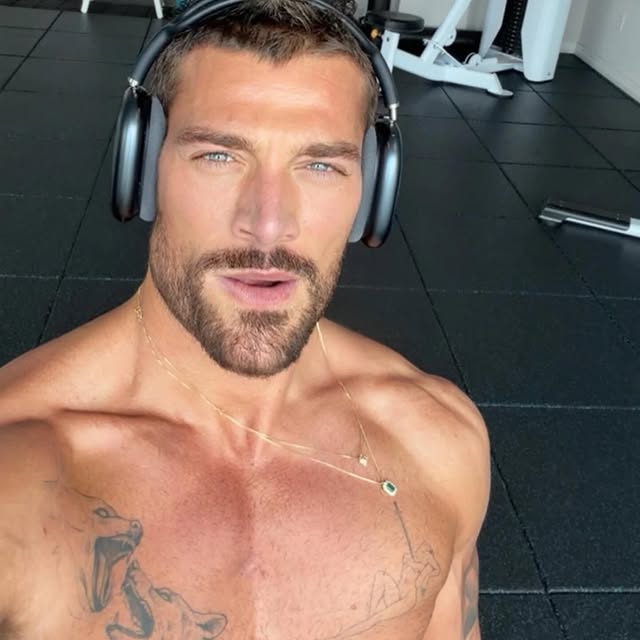  ......._selfie   'recent posts' 