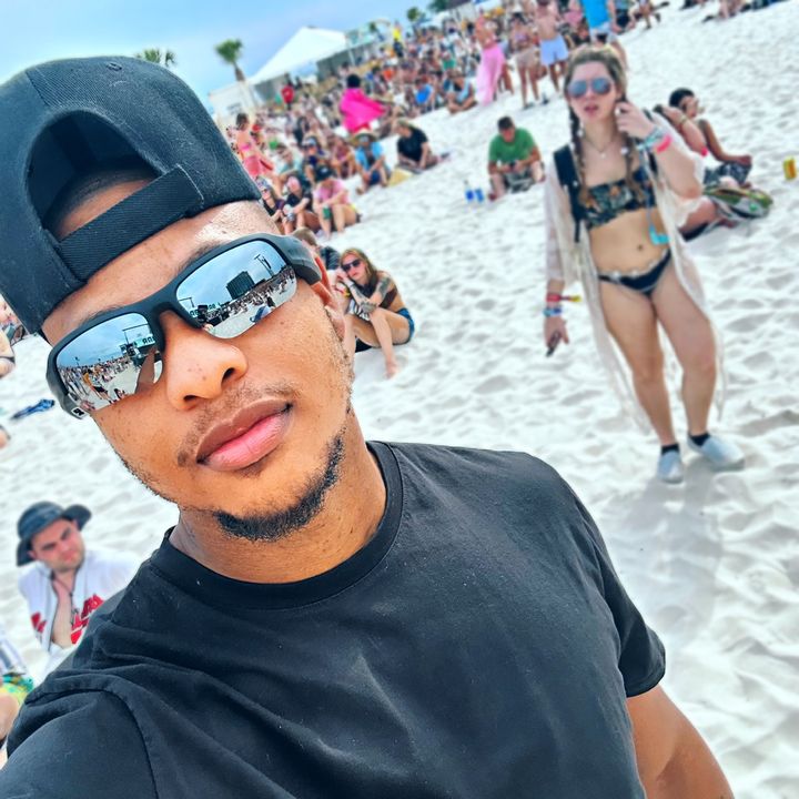 Hire .....avyday influencer with 377.9k