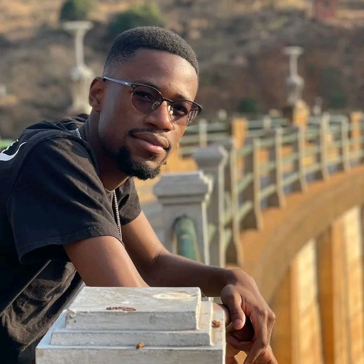 Hire ......tizzyog influencer with 277.9k