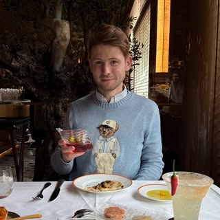 Hire ......ilippo influencer with 382.1k