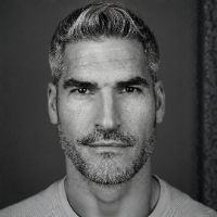 Hire .....derton influencer with 1.1m