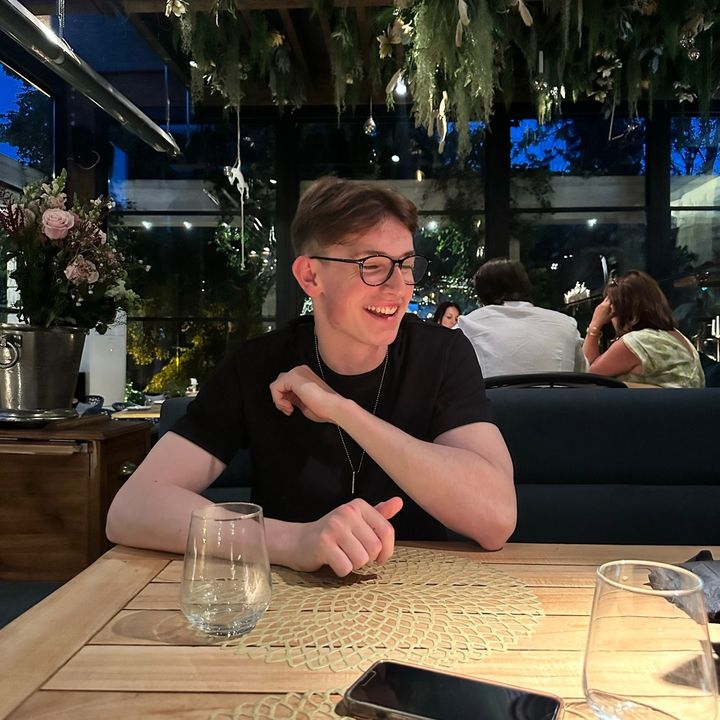 Hire ......stock1 influencer with 88.7k