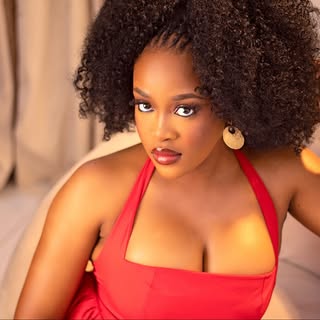 Hire ....seyi_ influencer with 3.4k