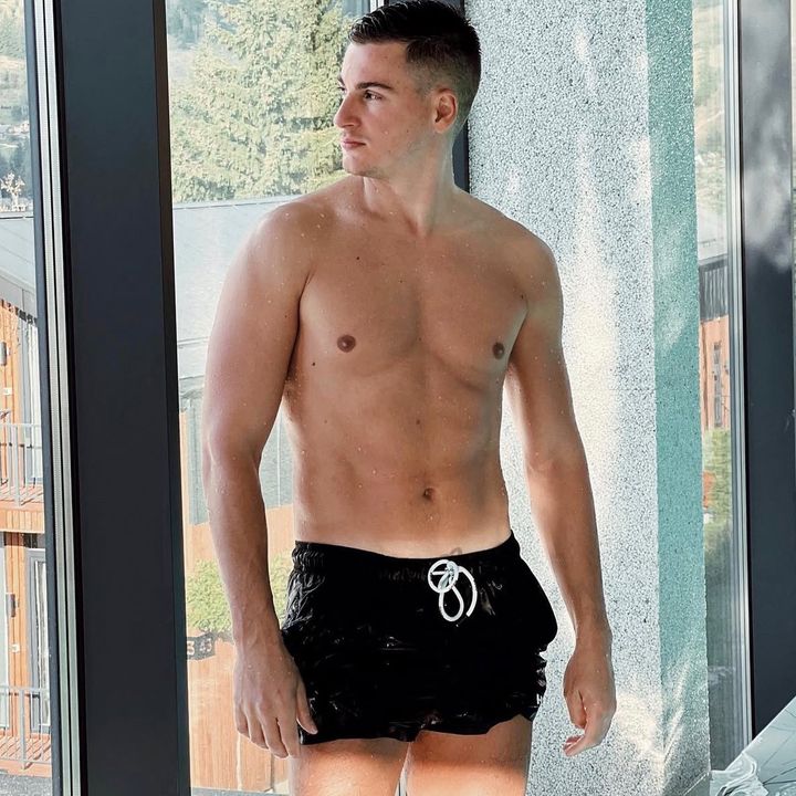 Hire ...arty influencer with 24.5k