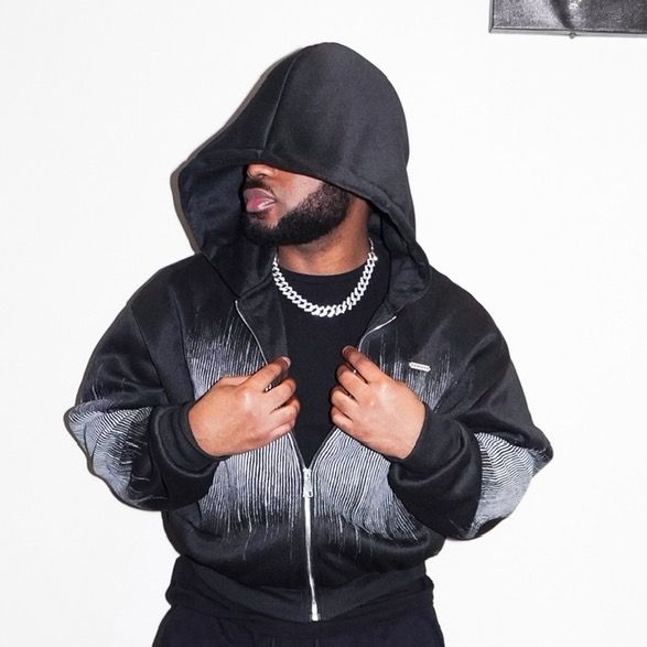 Hire ....hango influencer with 328.7k