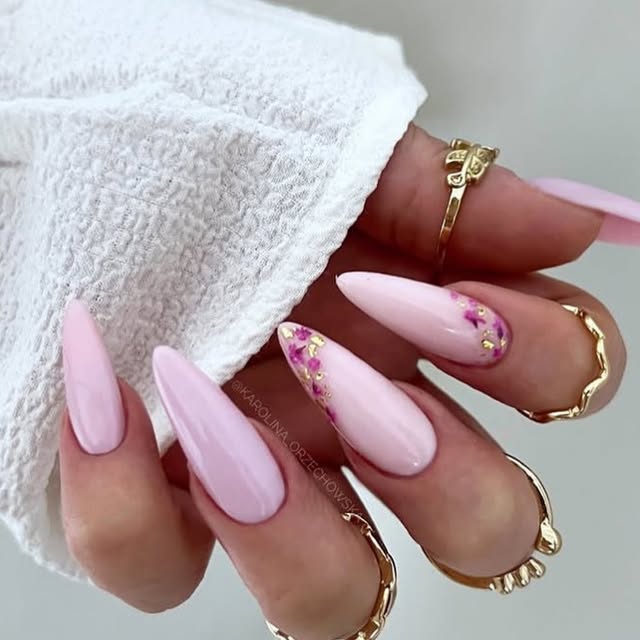  ......nails   'recent posts' 