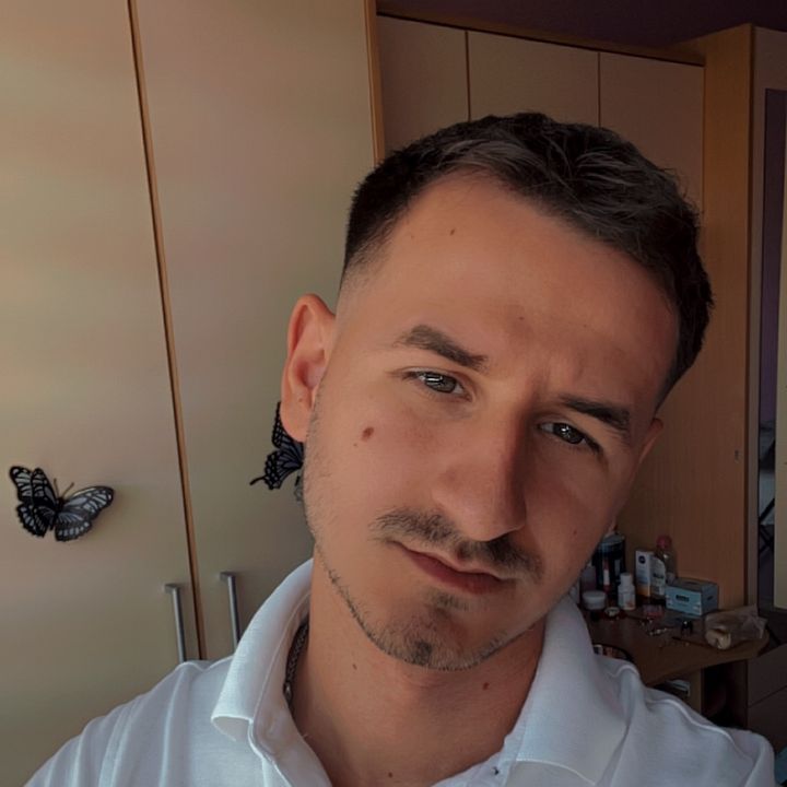 Hire ....life influencer with 9.8k