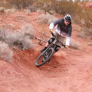 Hire ......lldaryl influencer with 13.9k